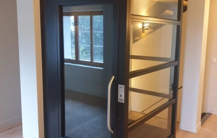 Élévateur intérieur électrique, avec structure autoportante ou dans gaine maçonnée de marque Motala