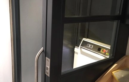 Élévateur intérieur électrique, avec structure autoportante ou dans gaine maçonnée de marque Motala