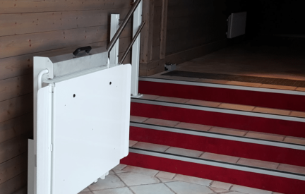 Plateformes élévatrices Lehner Delta pour escaliers droits