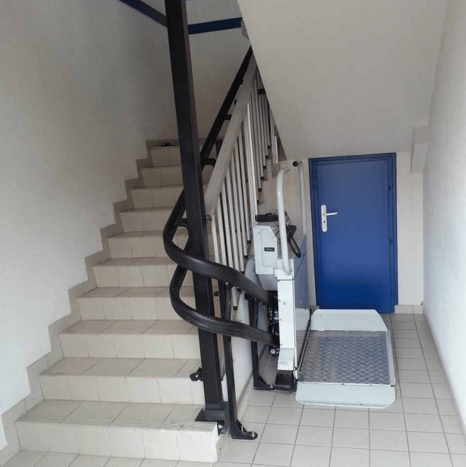 Plateforme escalier courbe GTL30